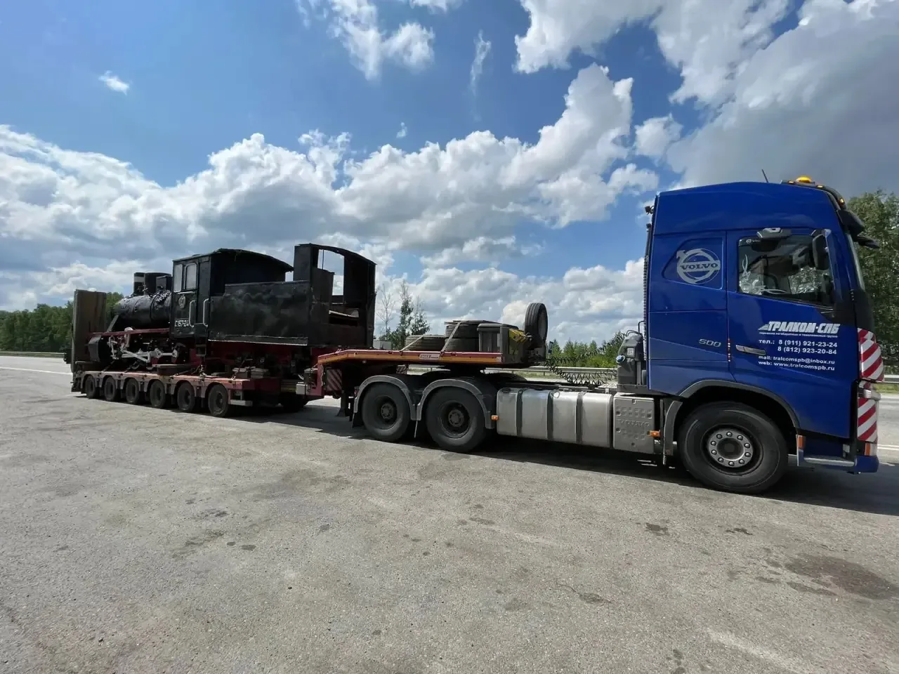 Отправка узколинейного паровоза из Челябинска в Санкт-Петербург